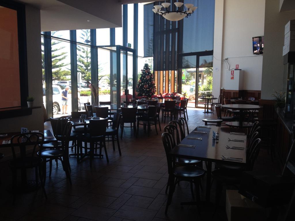 The Central Hotel Motel Lakes Entrance Exteriör bild